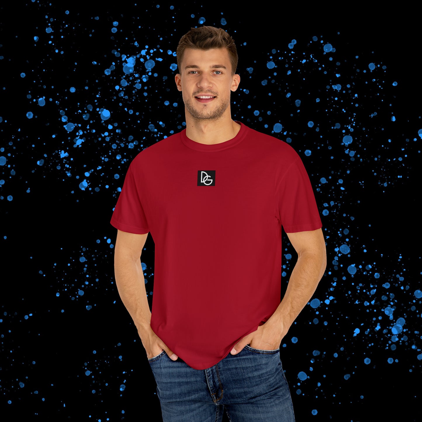 DG - T-shirt: Relaxed fit with a drop of red