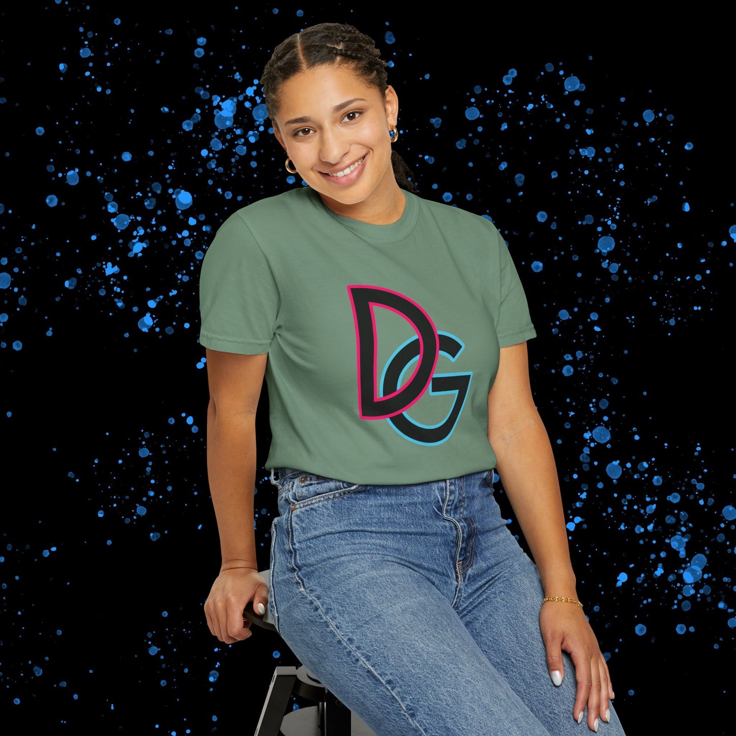 DG - T-shirt: Relaxed fit with DG logo with blue and pink border in front and DolciGucce writing on the back