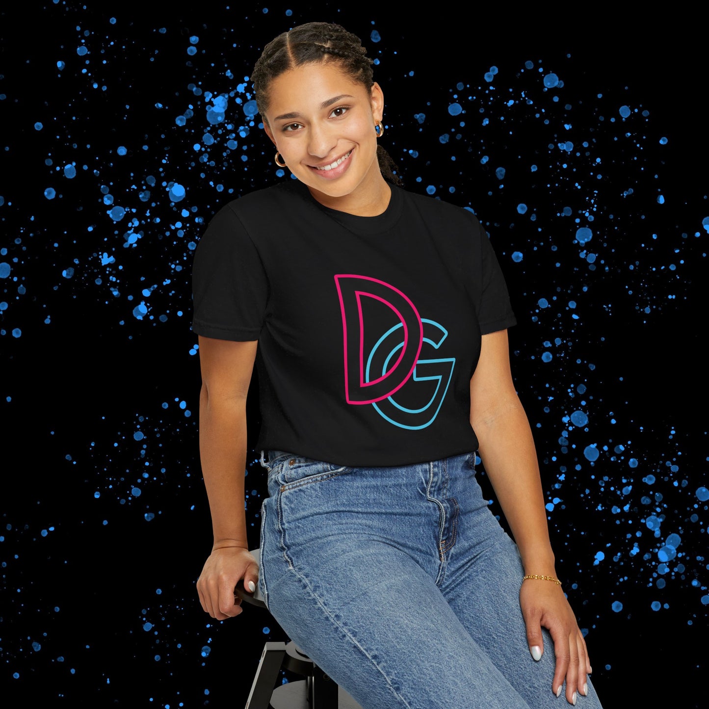 DG - T-shirt: Relaxed fit with DG logo with blue and pink border in front and DolciGucce writing on the back